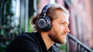 Lire la suite à propos de l’article Audio-Technica présente le casque bluetooth ATH-M50xBT
