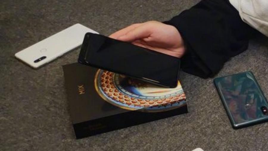 Lire la suite à propos de l’article Xiaomi Mi MIX 3 : une fuite annonce son prix