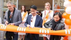 Lire la suite à propos de l’article Photos de l’ouverture du Mi Store avenue de l’Opéra à Paris