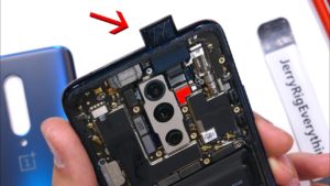 Lire la suite à propos de l’article Le OnePlus 7 Pro entre les mains de Zack de JerryRigEverything