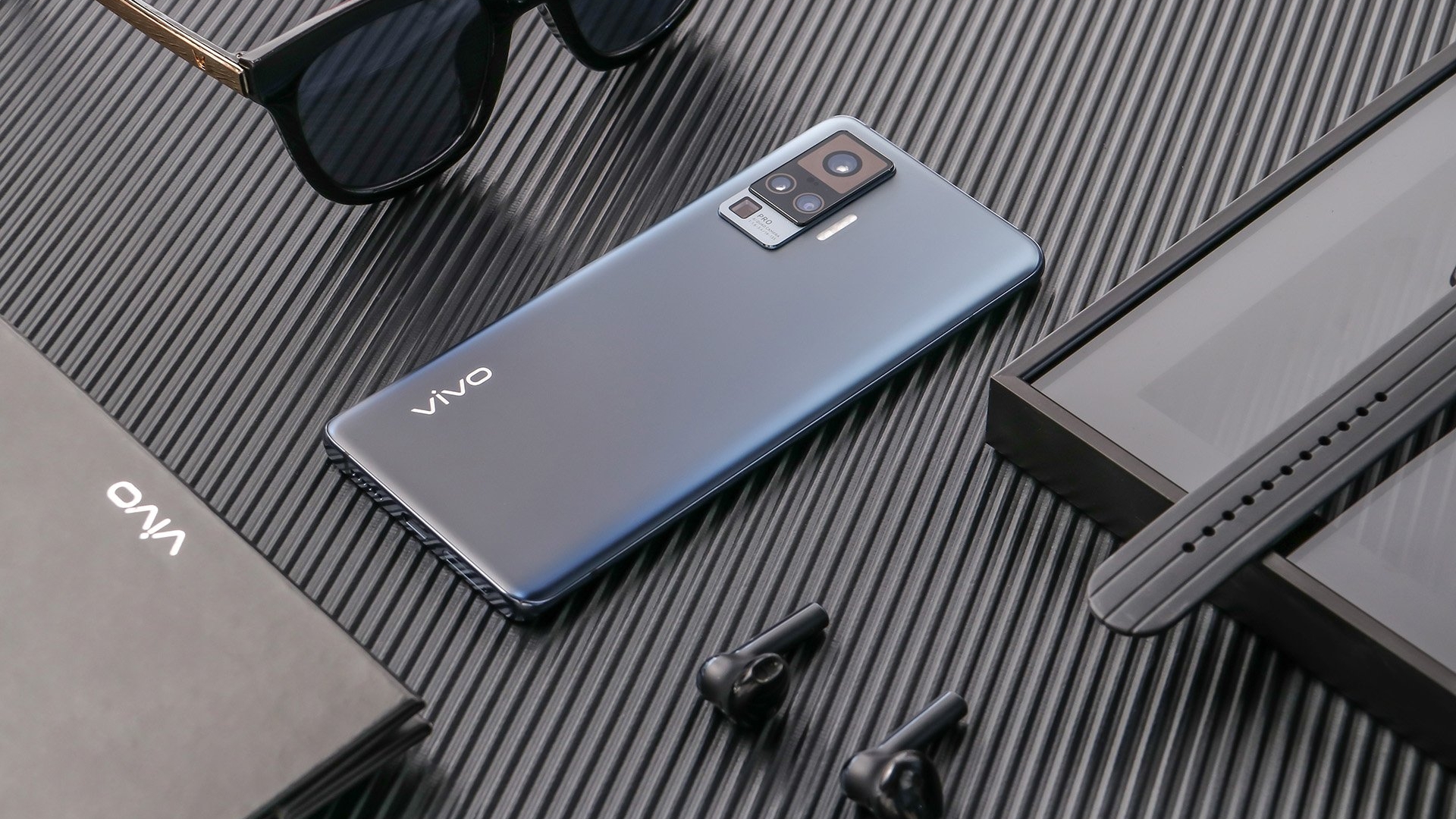 Lire la suite à propos de l’article Vivo arrive en France avec quatre smartphones et des écouteurs sans fil