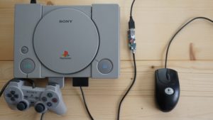 Lire la suite à propos de l’article Jouer avec une souris moderne sur PlayStation 1 est maintenant possible ! 🖱️