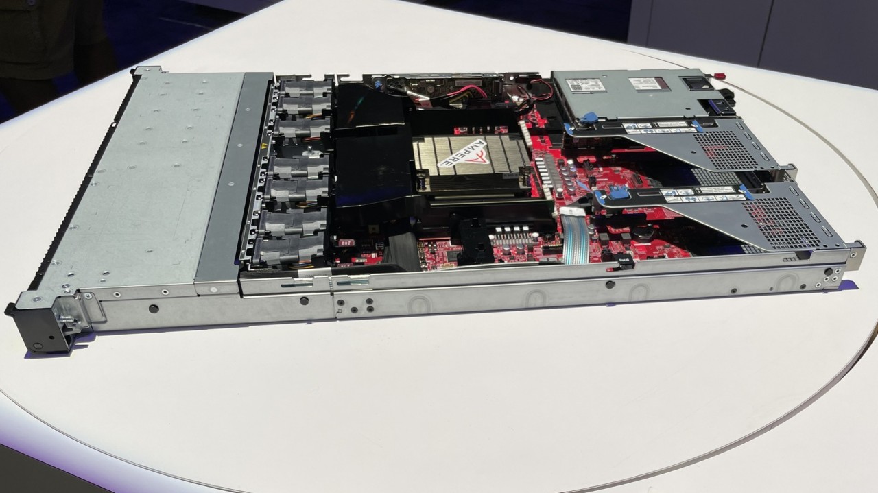 Exemple de serveur utilisant le Ampere Altra Max (HPE ProLiant RL300 Gen11)