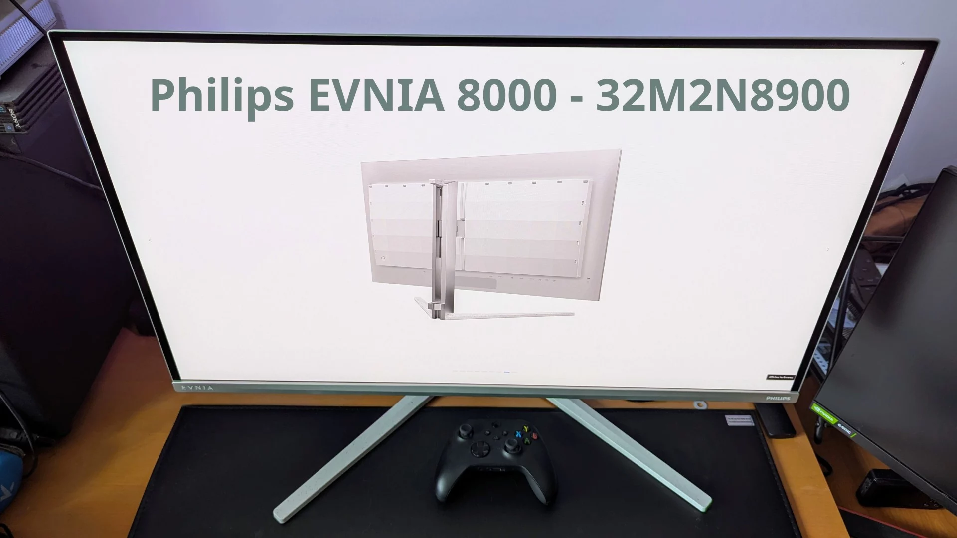Lire la suite à propos de l’article Philips Evnia 32M2N8900 : 32 pouces OLED, 4K à 240 Hz, Ambiglow et bien plus !